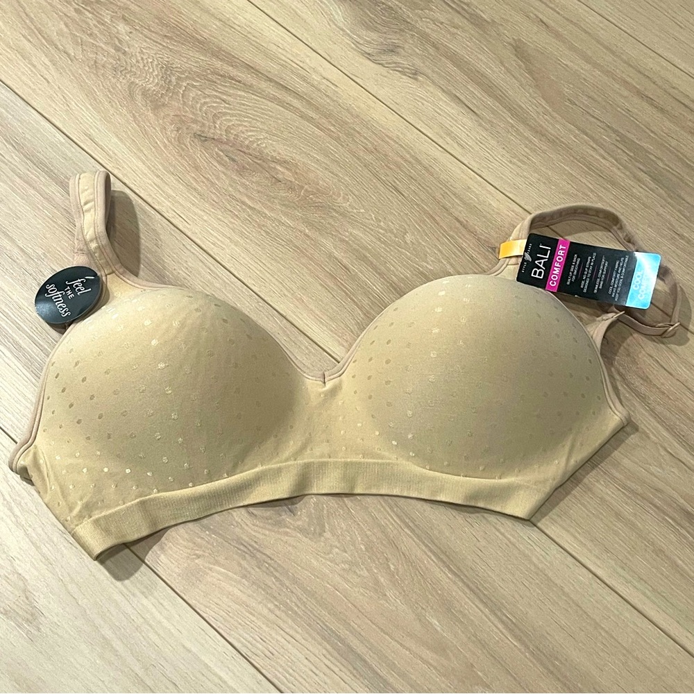 NWT | BALI Comfort Bra